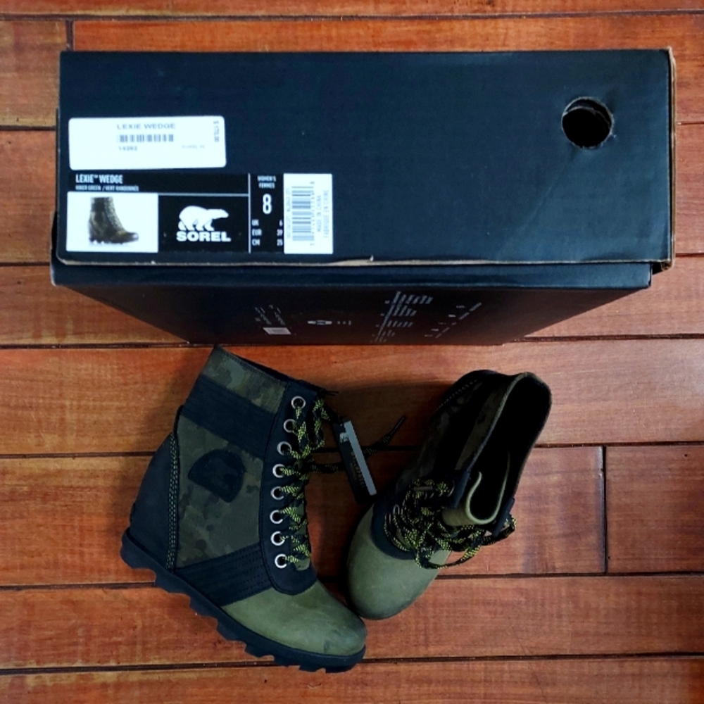 NWB Sorel womens Lexie Wedge camo green size 8.